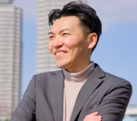 トソーマ株式会社　代表取締役 岡崎 康裕